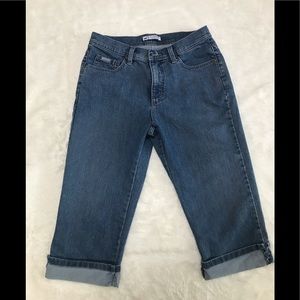 ❤️Lee’s Women’s Capri Jeans Size 6 ❤️ Perfect